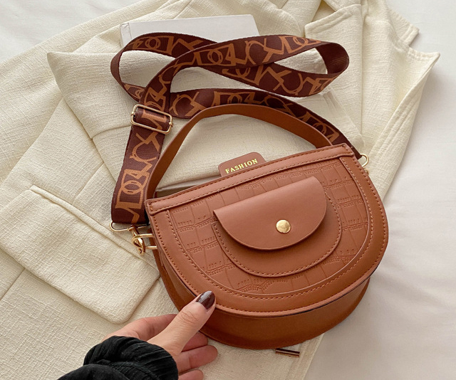 Everyday Shoulder Bag - Lightweight for Women in Bangladesh