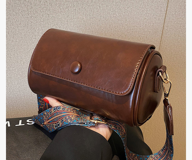 Vintage Shoulder Bag - Lightweight for Women in Bangladesh